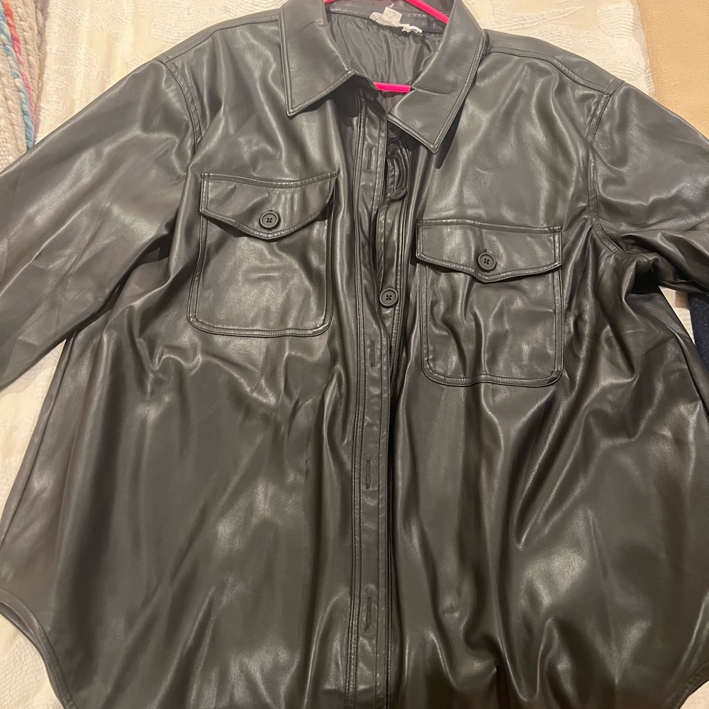 Good American Faux Leather Oversized Shirt Jacket. Size 5/6 appx 2XL/3XL - Picture 3 of 3